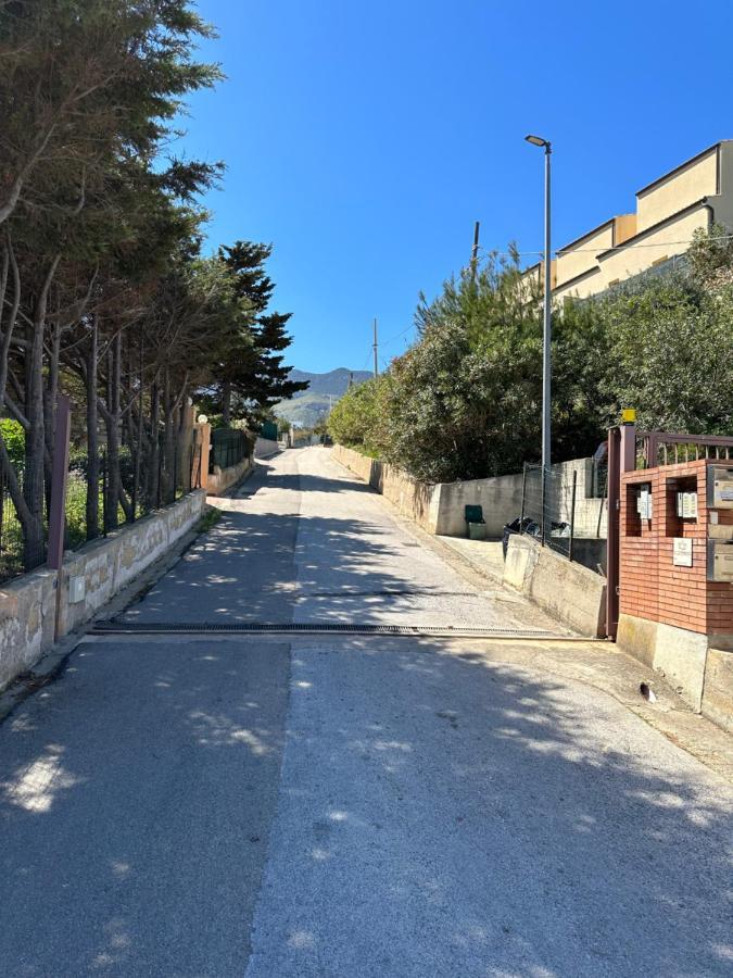 Villa Fiorenza - 100 Mt Dal Mare Кастеламаре дел Голфо Екстериор снимка