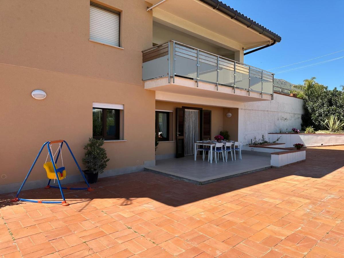 Villa Fiorenza - 100 Mt Dal Mare Кастеламаре дел Голфо Екстериор снимка