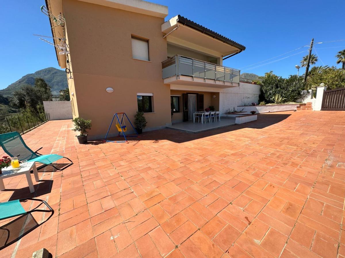 Villa Fiorenza - 100 Mt Dal Mare Кастеламаре дел Голфо Екстериор снимка