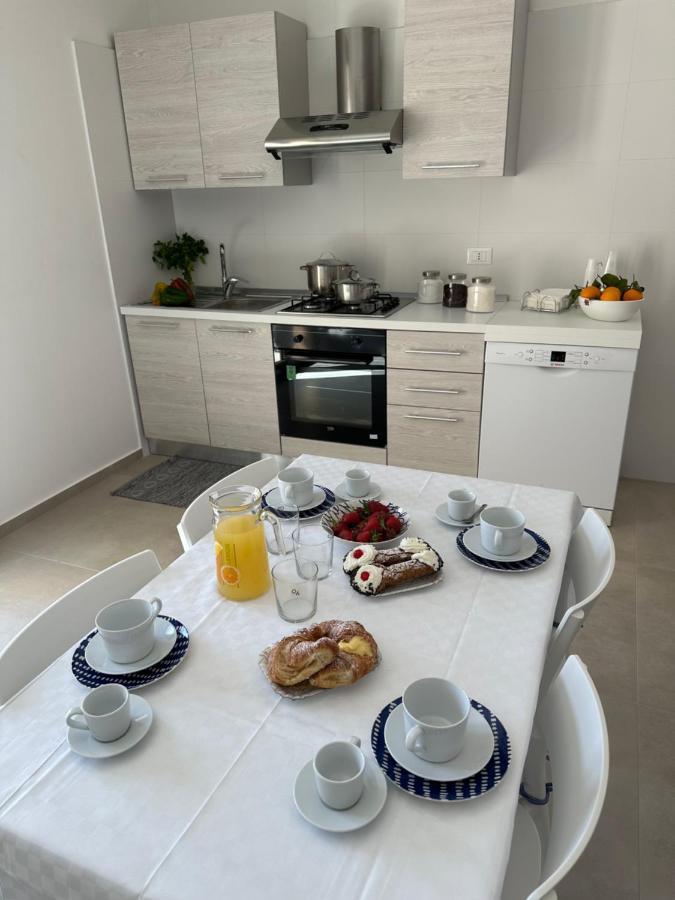 Villa Fiorenza - 100 Mt Dal Mare Кастеламаре дел Голфо Екстериор снимка
