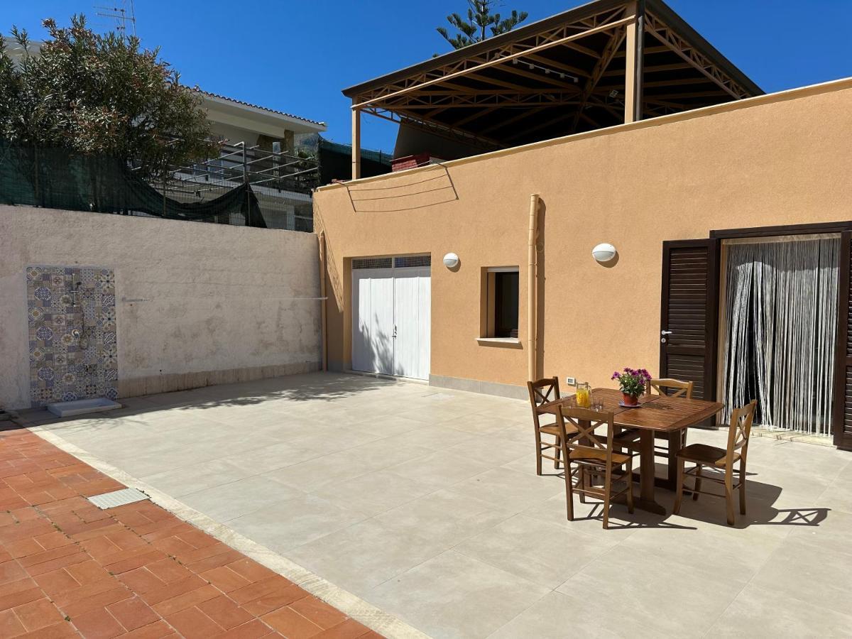 Villa Fiorenza - 100 Mt Dal Mare Кастеламаре дел Голфо Екстериор снимка